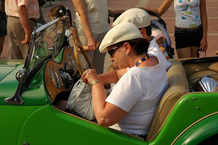 The charm of vintage cars in the Old Town